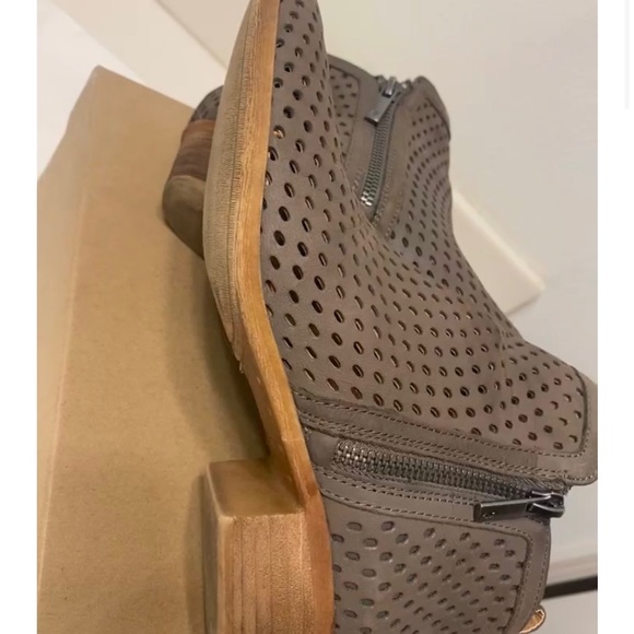 Lucky Brand Basel Leather Ankle Bootie 7.5 - Picture 8 of 8